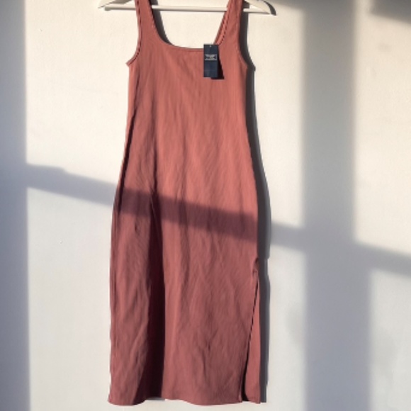 Abercrombie and Fitch- ribbed Form fitting dress! NEW WITH TAGS - Picture 1 of 3